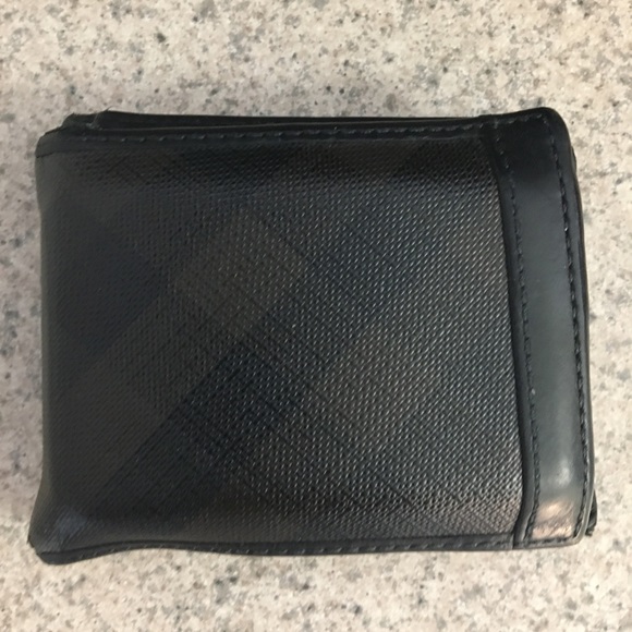 Mens authentic Burberry wallet. Style is from around 2015. - Picture 1 of 4